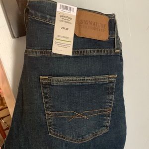 Levi jeans straight leg never worn new with tag